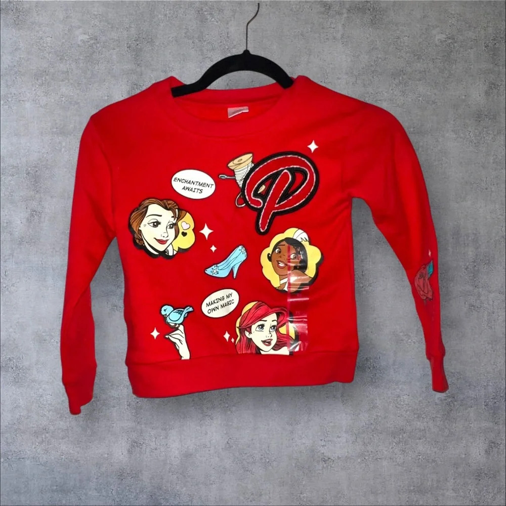 Disney Red Graphic Sweatshirt‎